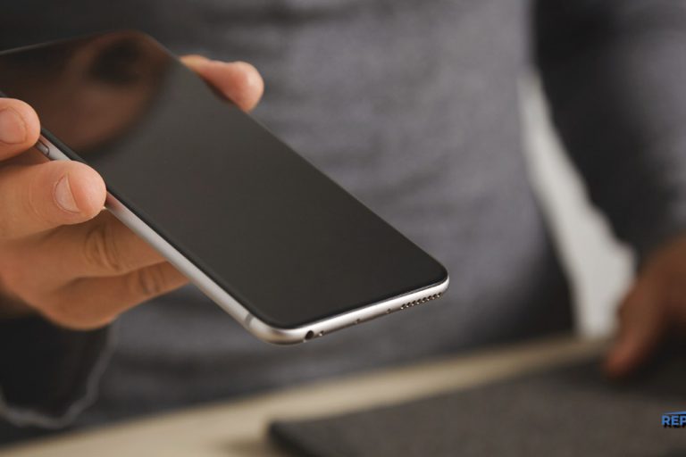 Écran noir sur iPhone : que faire si votre téléphone fonctionne toujours