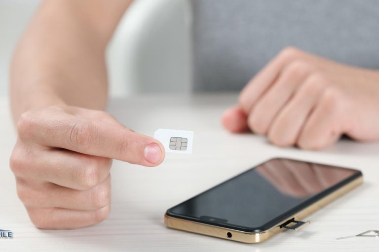 Que faire si mon iPhone ne détecte pas ma carte SIM ?