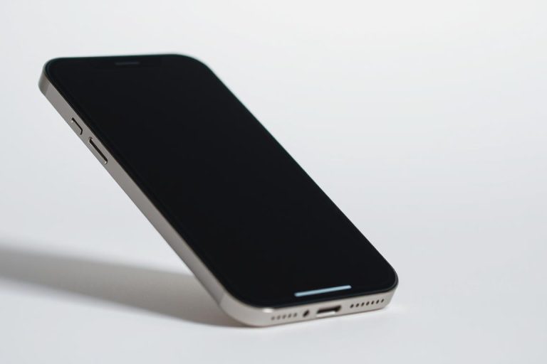 mon iphone 13 ne s'allume plus