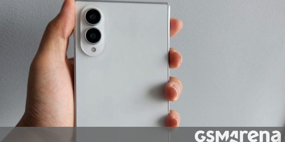 Samsung Galaxy Z Fold 8 et Flip 8 : couleurs et capacités de stockage révélées en avant-première Samsung Galaxy Z Fold 8 et Flip 8 : couleurs et capacités de stockage révélées en avant-première