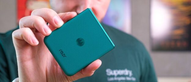 Découverte du Motorola Razr 70 : le smartphone pliable qui révolutionne 2026
