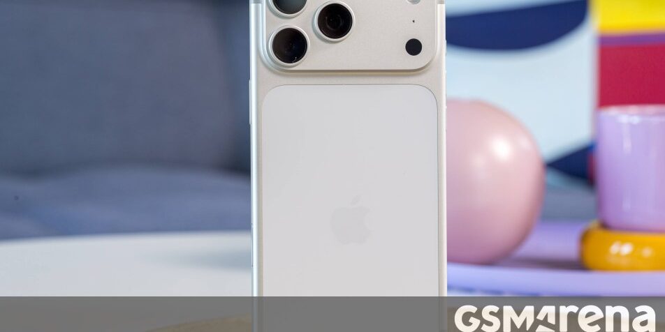 L’iPhone 18 Pro Max s’alourdit : découvrez ses dimensions surprenantes selon les fuites L'iPhone 18 Pro Max s'alourdit : découvrez ses dimensions surprenantes selon les fuites