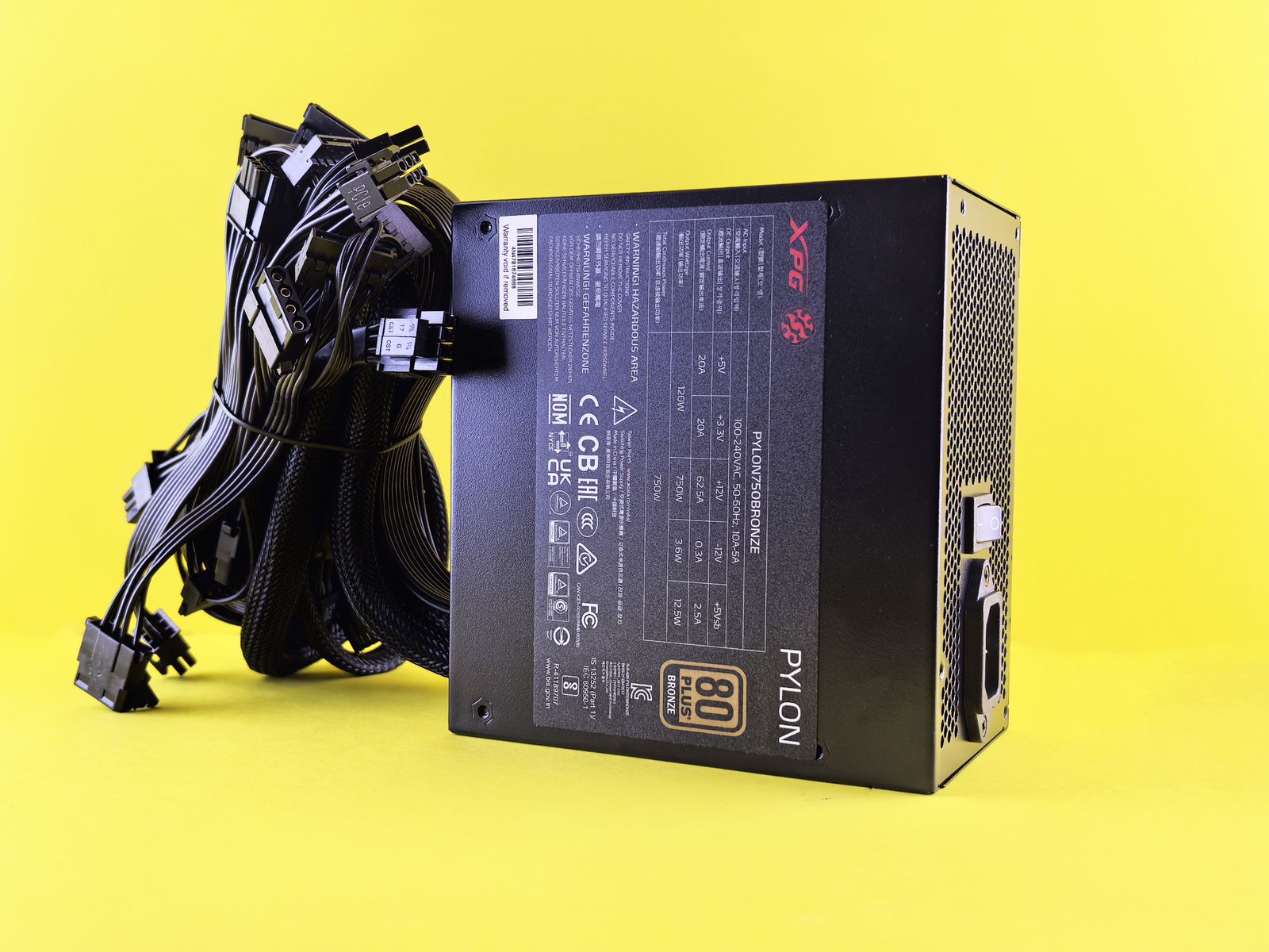 Bloc d'alimentation d'ordinateur avec cables