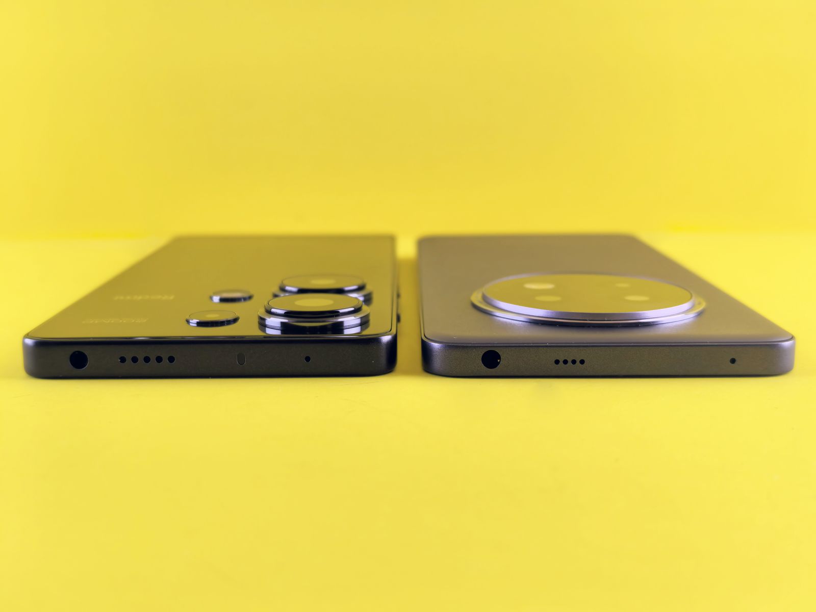 Comparaison cote a cote de deux smartphones
