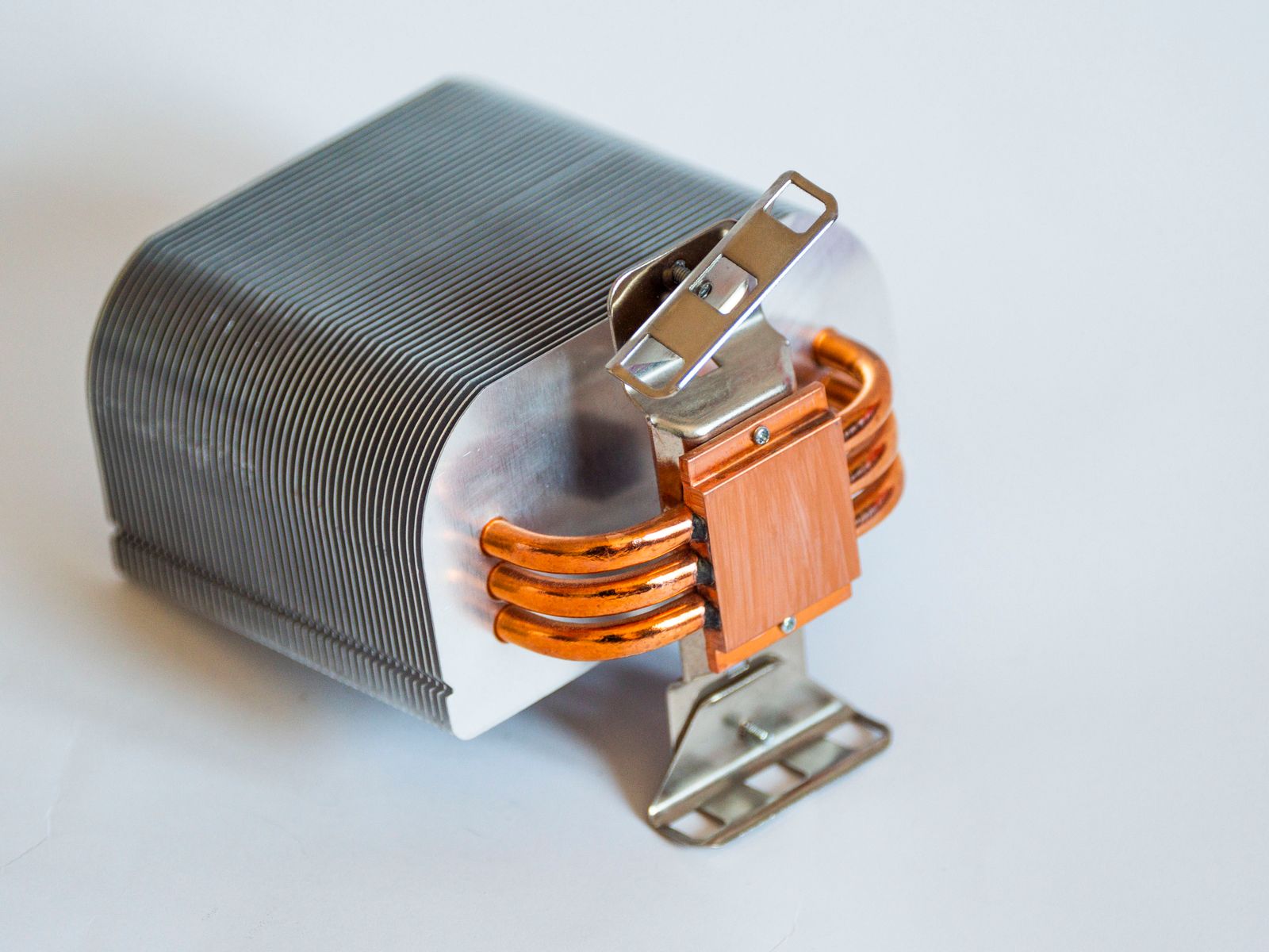 Dissipateur thermique de refroidissement d'ordinateur