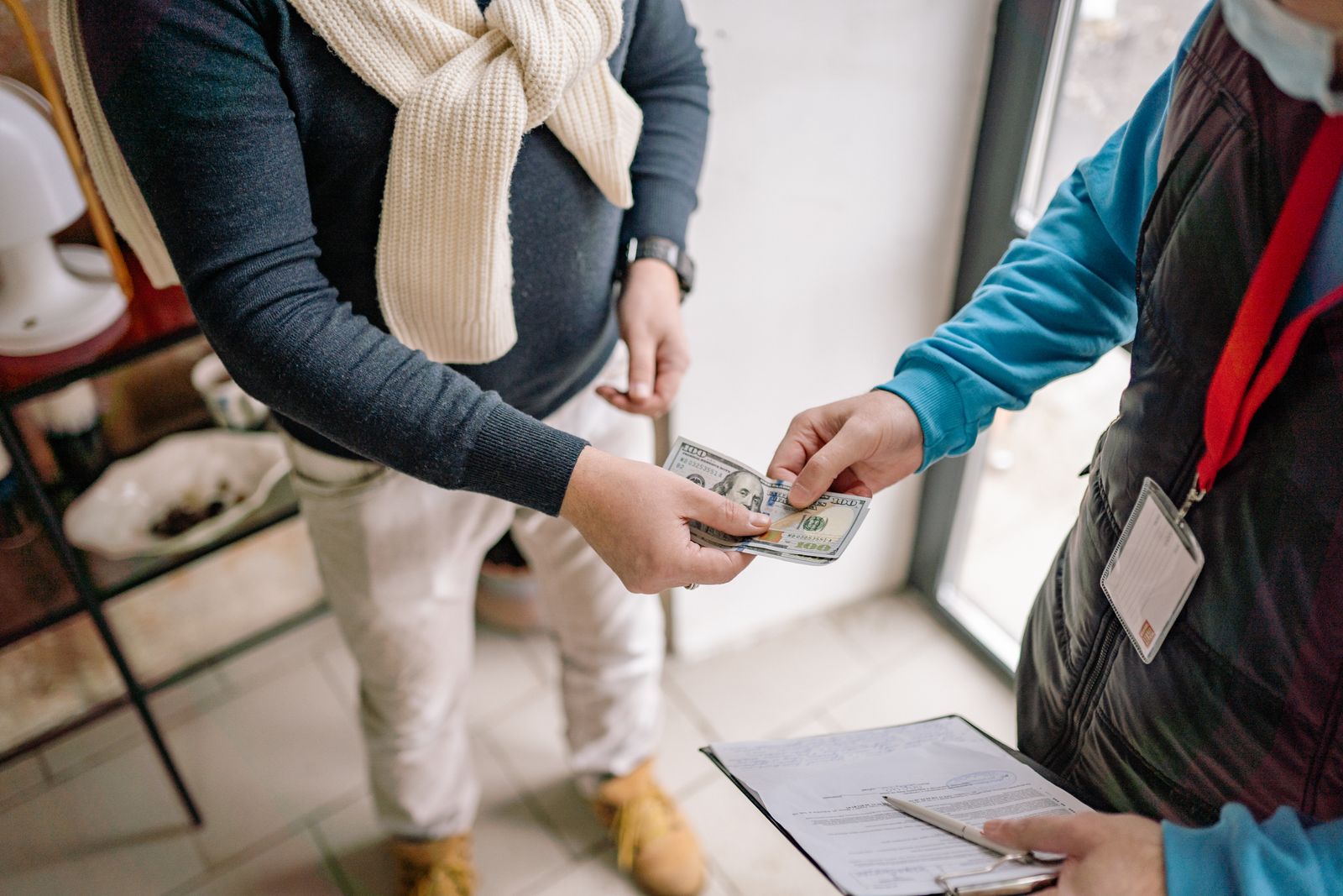 Échange d'argent lors de la vente d'un téléphone d'occasion