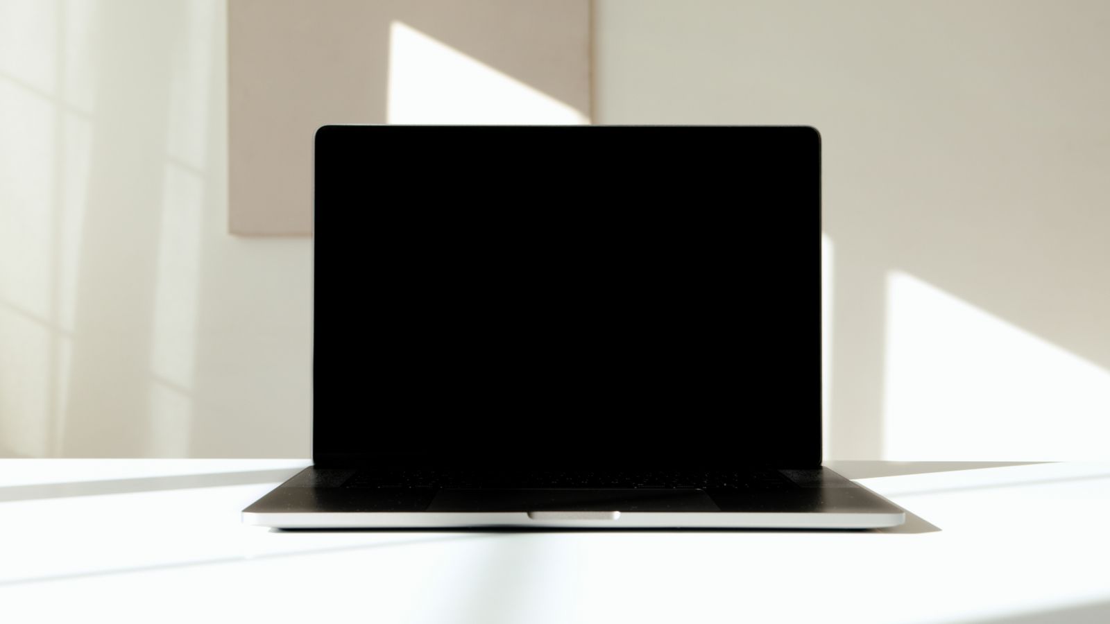 Ordinateur portable avec un ecran completement noir